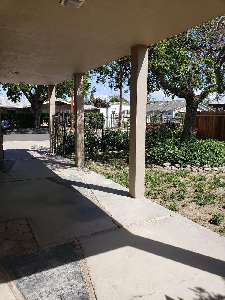 1321 Paradise Ln, Los Banos, CA 93635
